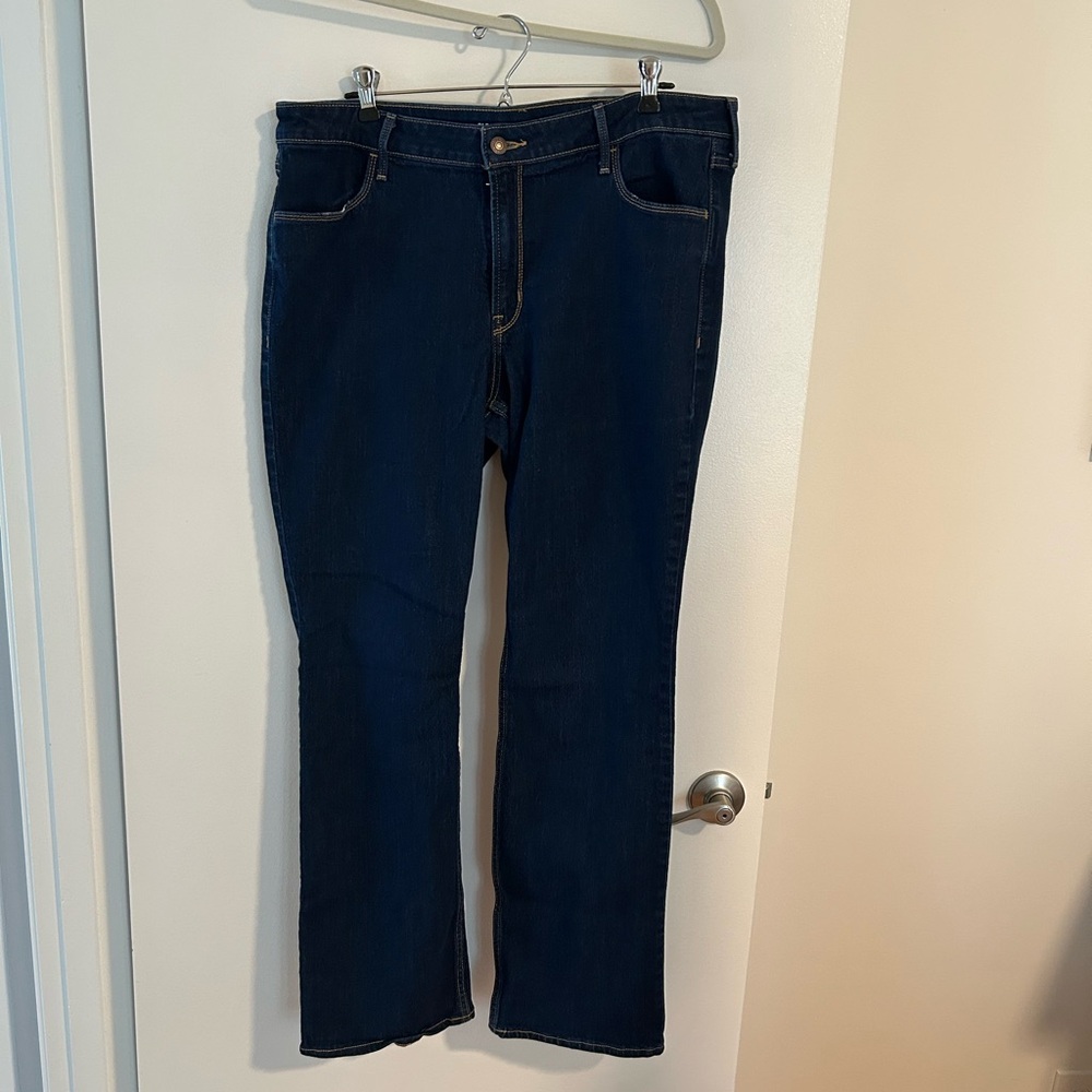Old Navy Mid-Rise Wow Bootcut Jeans